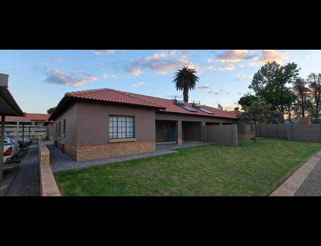 3 BEDROOM APARTMENT FOR SALE IN WATERKLOOF EAST